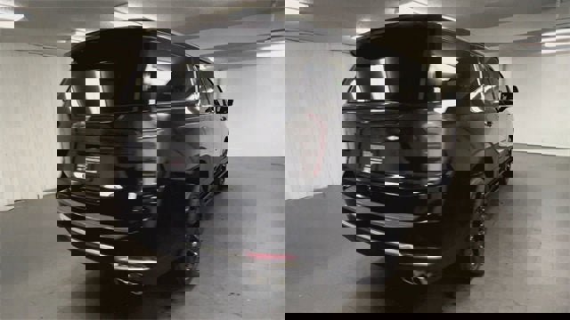 Certified 2025 Chevrolet Suburban High Country image 8