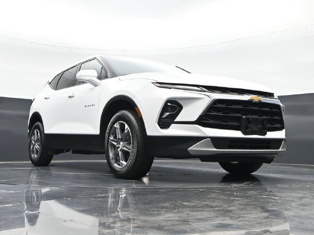 Used 2025 Chevrolet Blazer LT FWD image 41