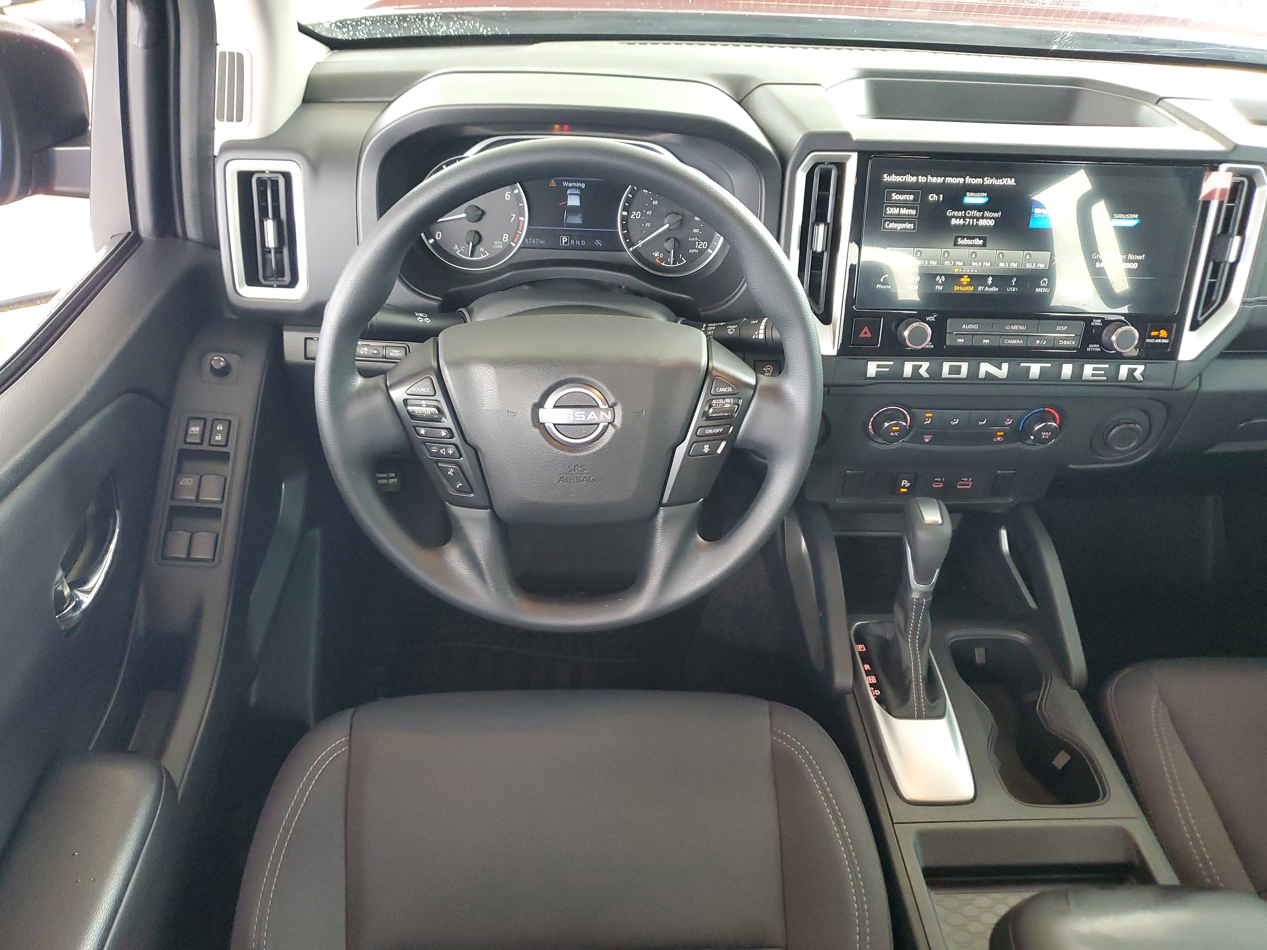 Used 2025 Nissan Frontier SV image 18
