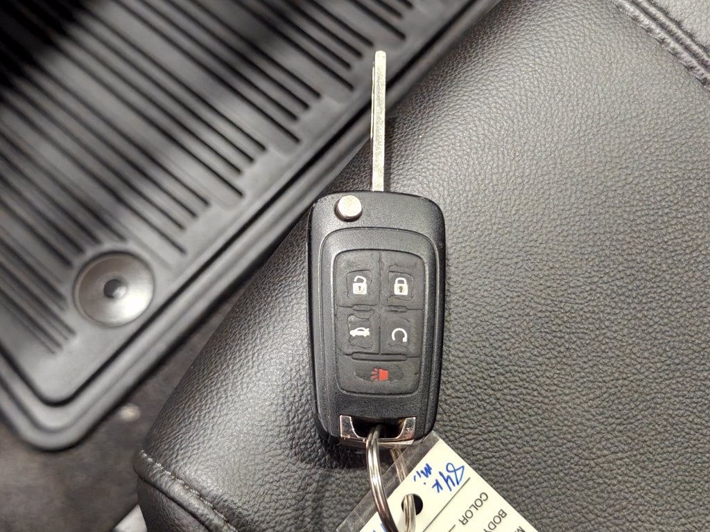 Used 2016 Chevrolet Impala LT w/ Convenience Package FWD image 10