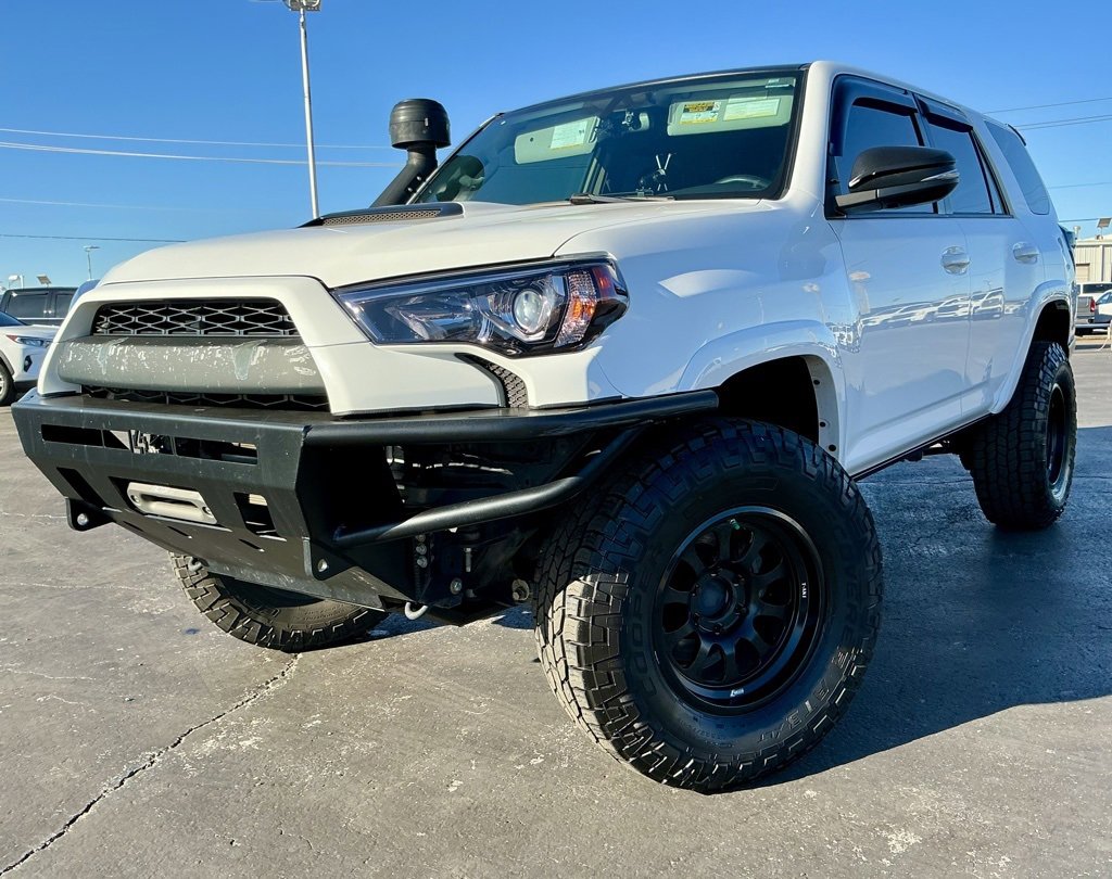 Used 2018 Toyota 4Runner TRD Off-Road Premium image 3