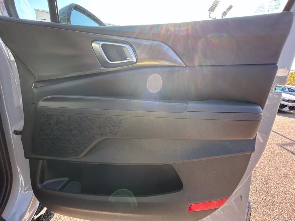 Certified 2026 Kia Carnival SX FWD image 23