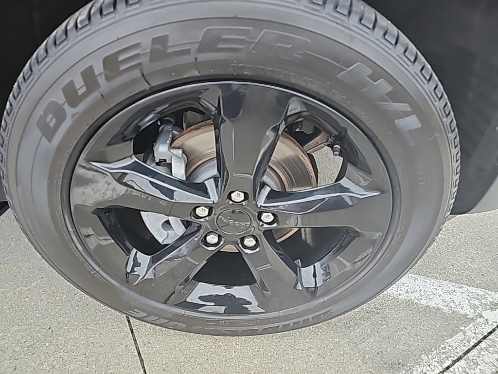 Certified 2025 Jeep Grand Cherokee Altitude image 5