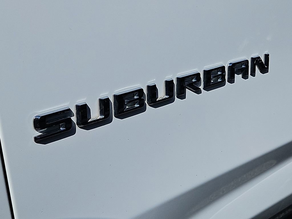 Used 2024 Chevrolet Suburban LT RWD image 4