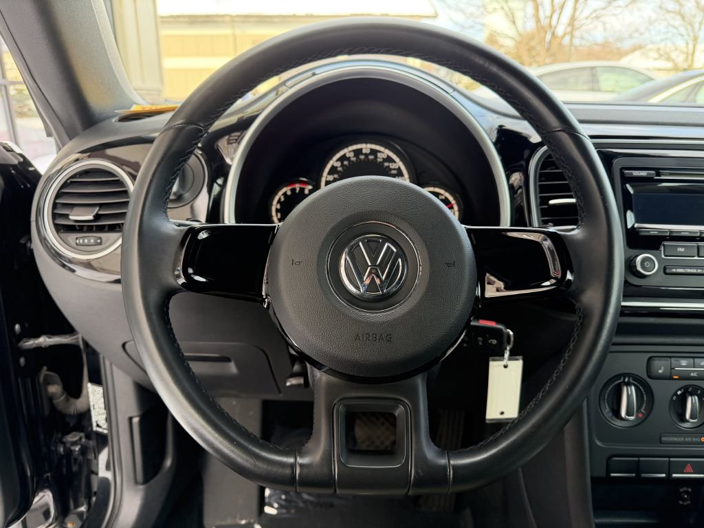 Used 2013 Volkswagen Beetle 2.5 50's Edition image 32