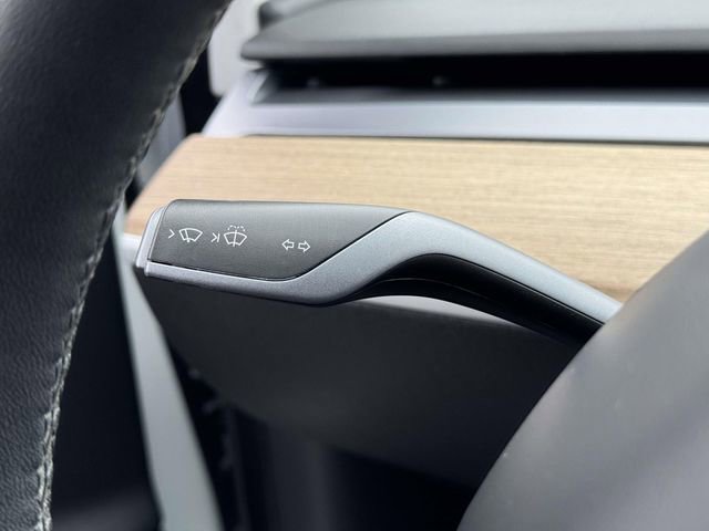 Used 2021 Tesla Model 3 Standard Range Plus image 28