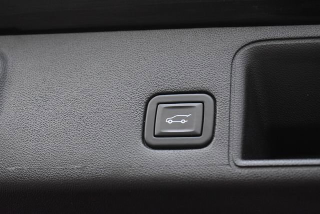 Used 2023 GMC Terrain SLT w/ Infotainment Package II AWD/4WD image 23
