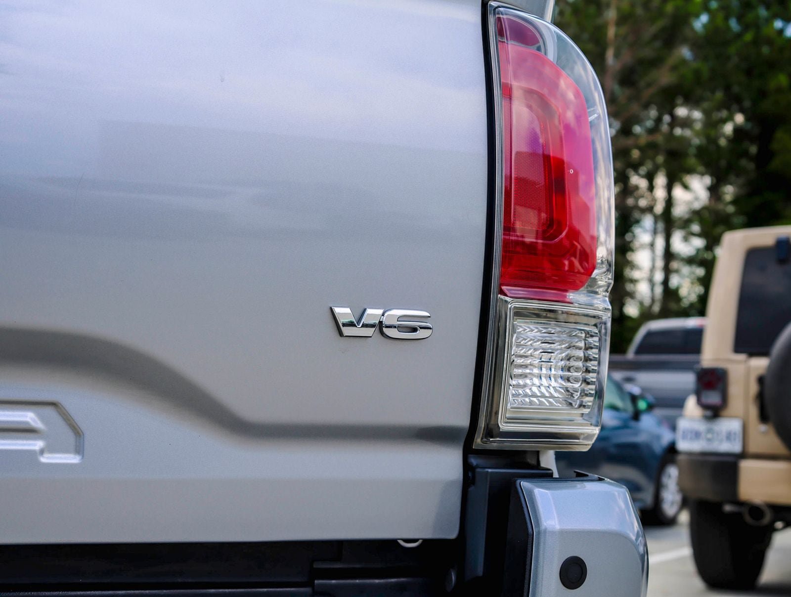 Used 2019 Toyota Tacoma Limited AWD/4WD image 8