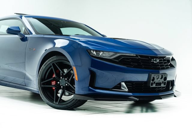 Used 2021 Chevrolet Camaro LT w/ RS Package RWD image 4