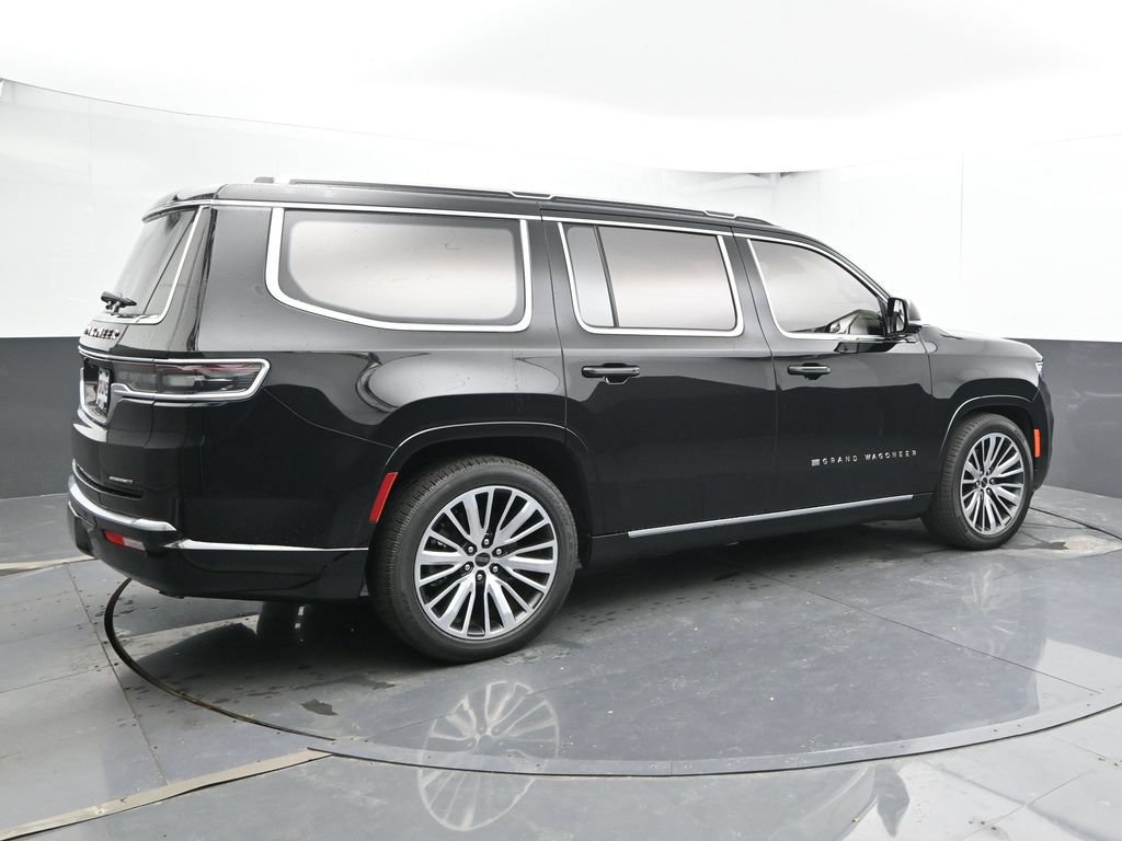 Used 2022 Jeep Grand Wagoneer Series III AWD/4WD image 3