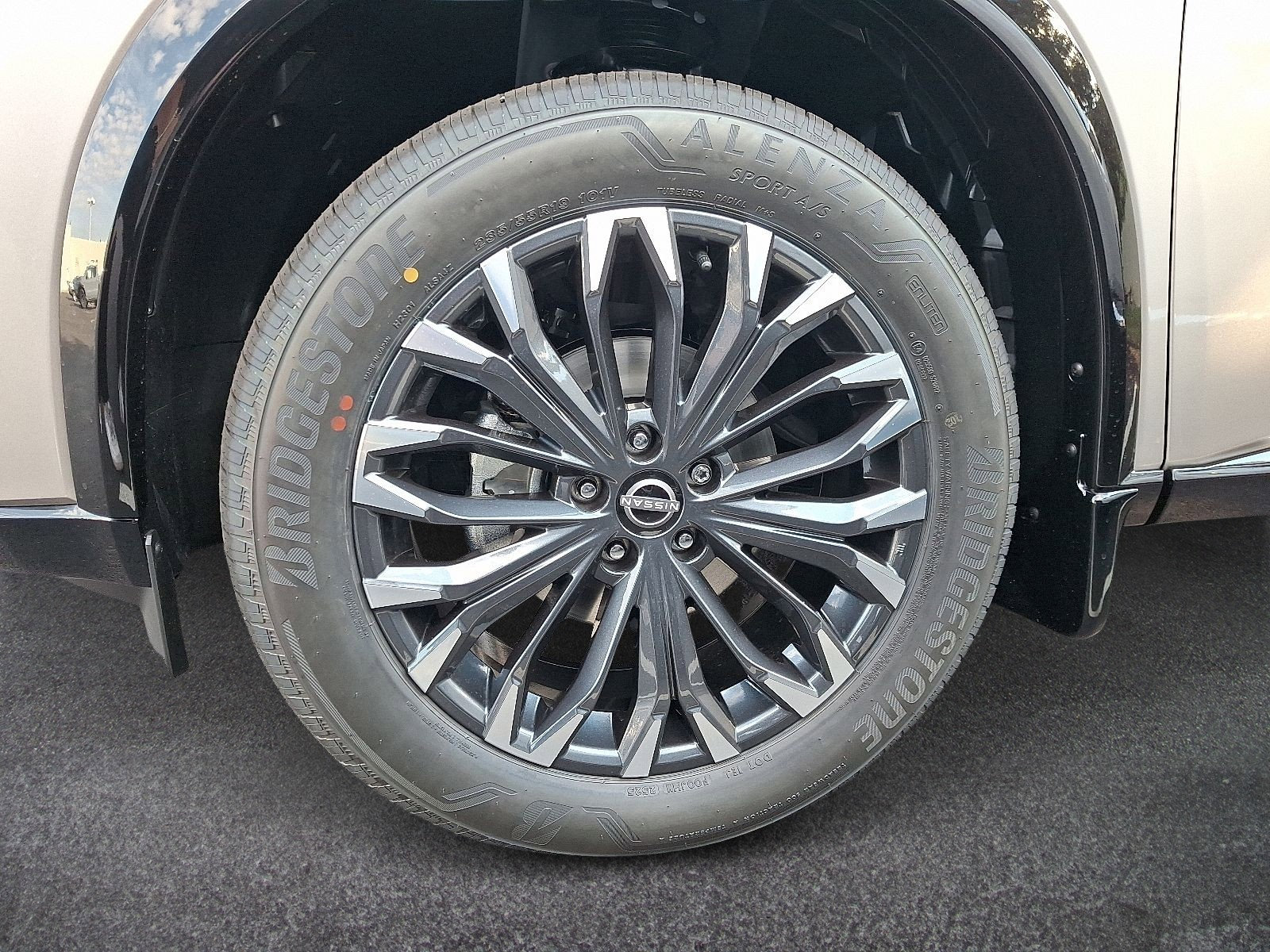 New 2026 Nissan Rogue Platinum image 4