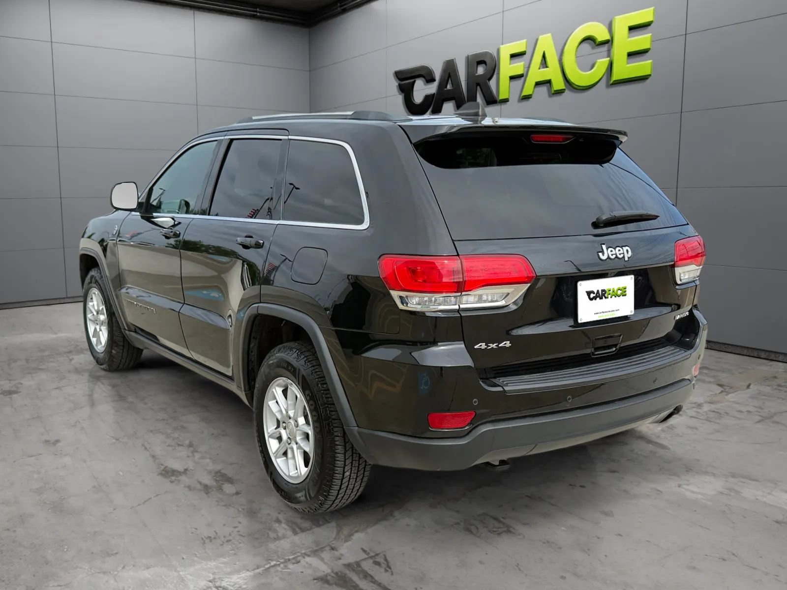Used 2019 Jeep Grand Cherokee Laredo AWD/4WD image 7
