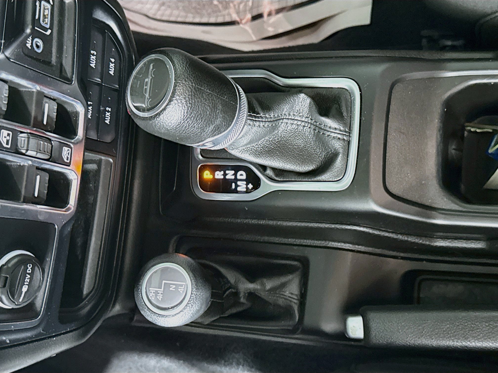 Used 2023 Jeep Gladiator Sport AWD/4WD image 19