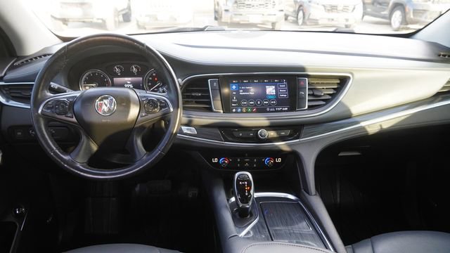 Used 2021 Buick Enclave Essence w/ Sport Touring Edition image 17