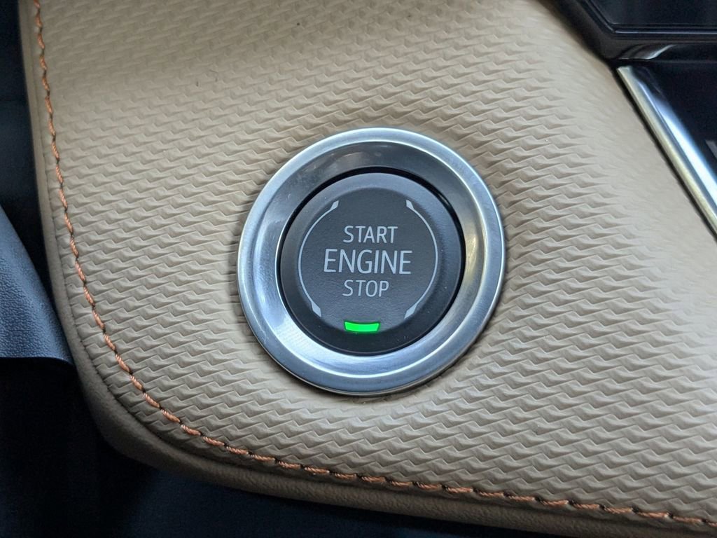 New 2025 Chevrolet Equinox ACTIV w/ Safety and Technology Package image 31