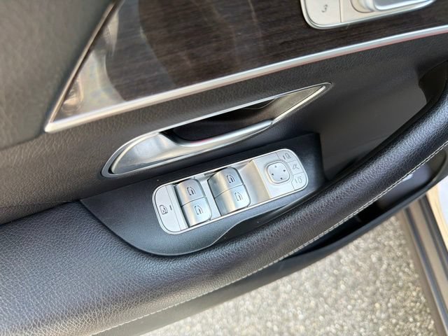 Used 2023 Mercedes-Benz GLE 350 4MATIC image 11