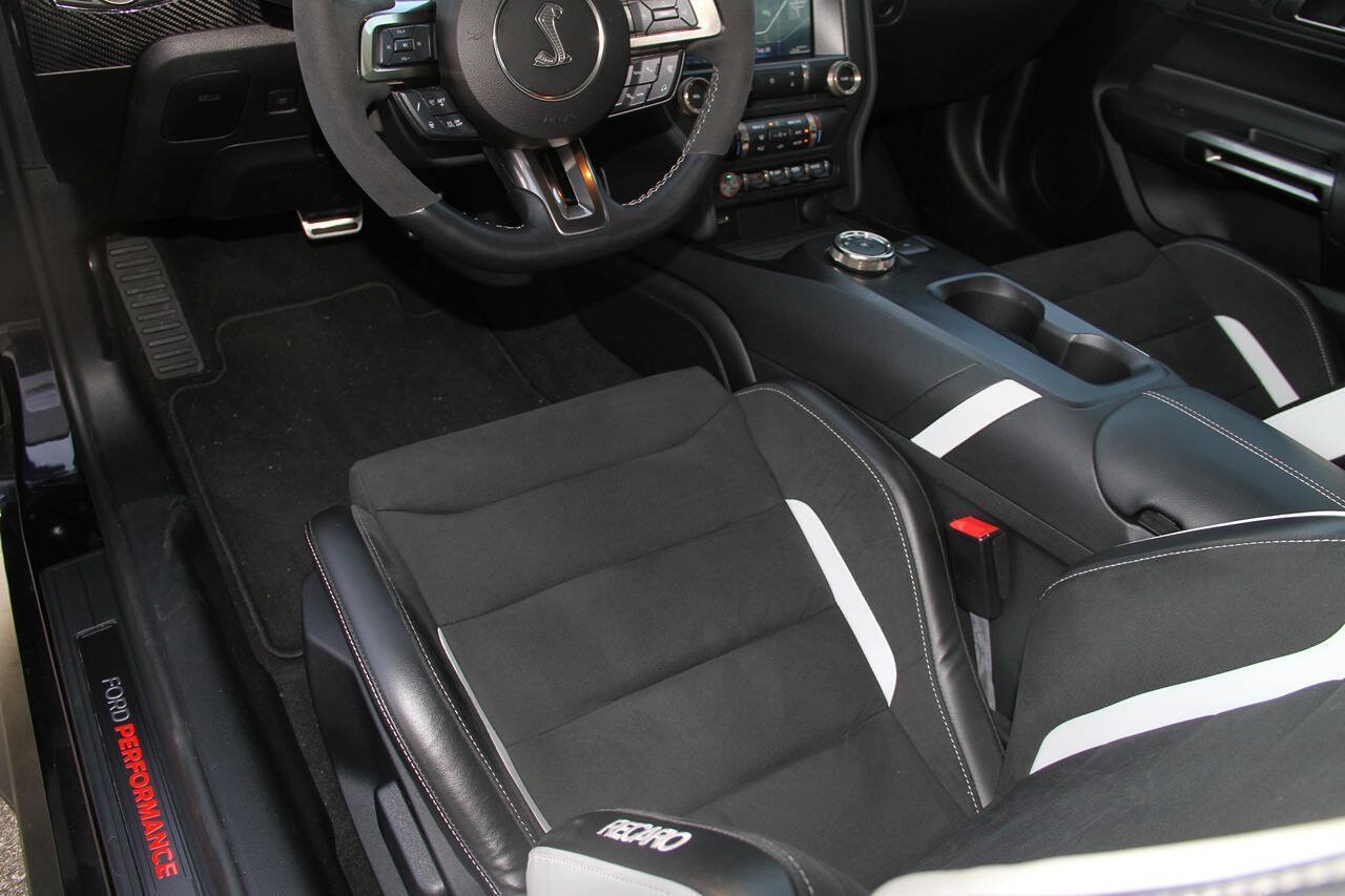 Used 2021 Ford Mustang Shelby GT500 w/ Carbon Fiber Track Pack RWD image 21