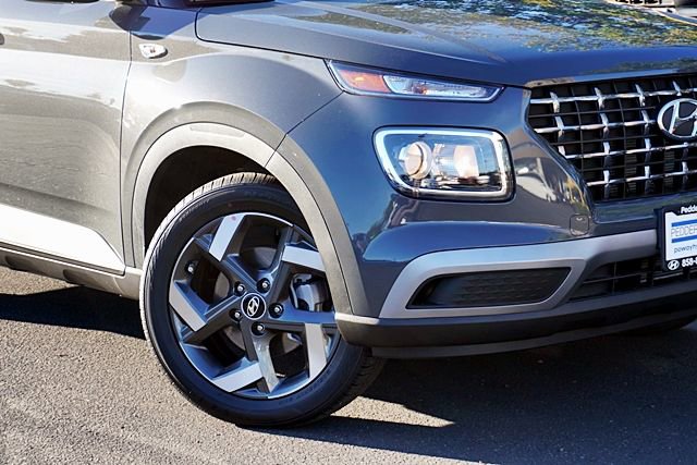 Used 2026 Hyundai Venue SEL image 4