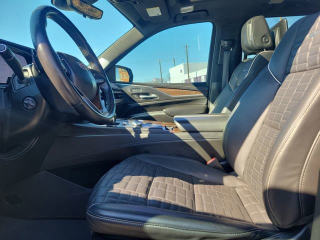 Used 2022 Cadillac Escalade ESV Sport Platinum w/ Heavy-Duty Trailer Package image 25