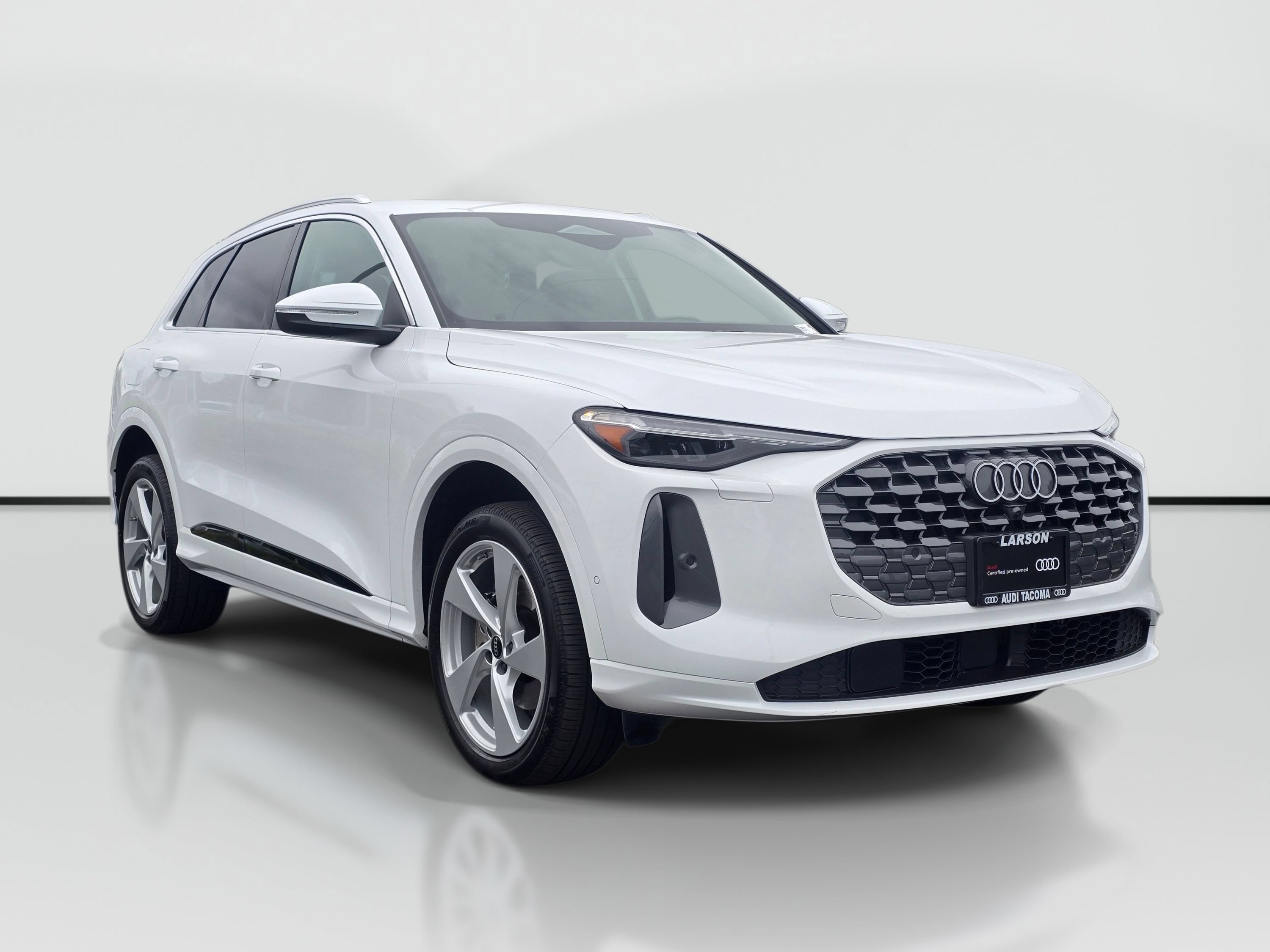 Certified 2025 Audi Q5 Premium Plus w/ Premium Plus AWD/4WD image 7