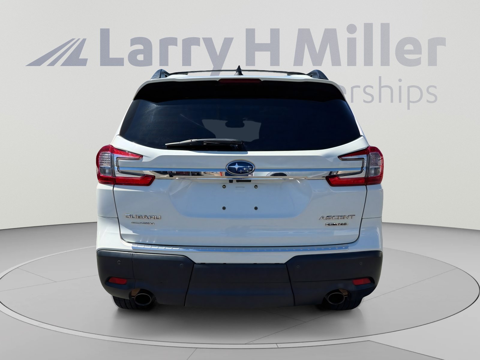 Used 2023 Subaru Ascent Limited w/ Technology Package AWD/4WD image 4