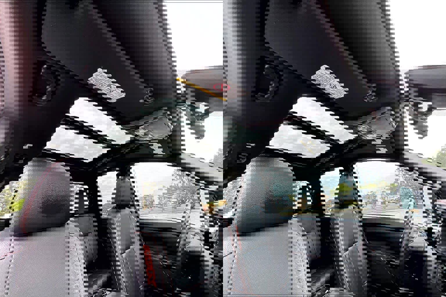 Used 2024 Nissan Titan PRO-4X w/ Pro-4x Convenience Package image 14