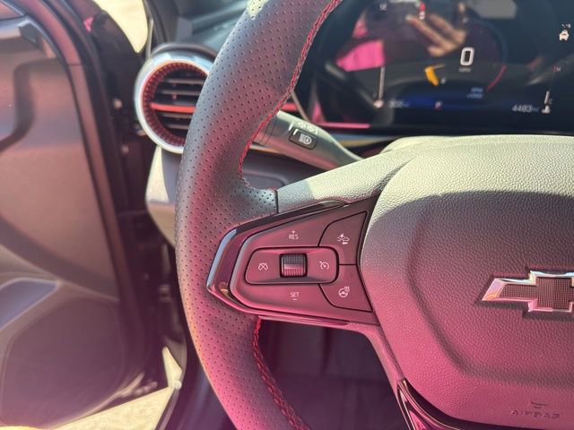 Used 2025 Chevrolet Trax RS w/ Sunroof Package FWD image 14
