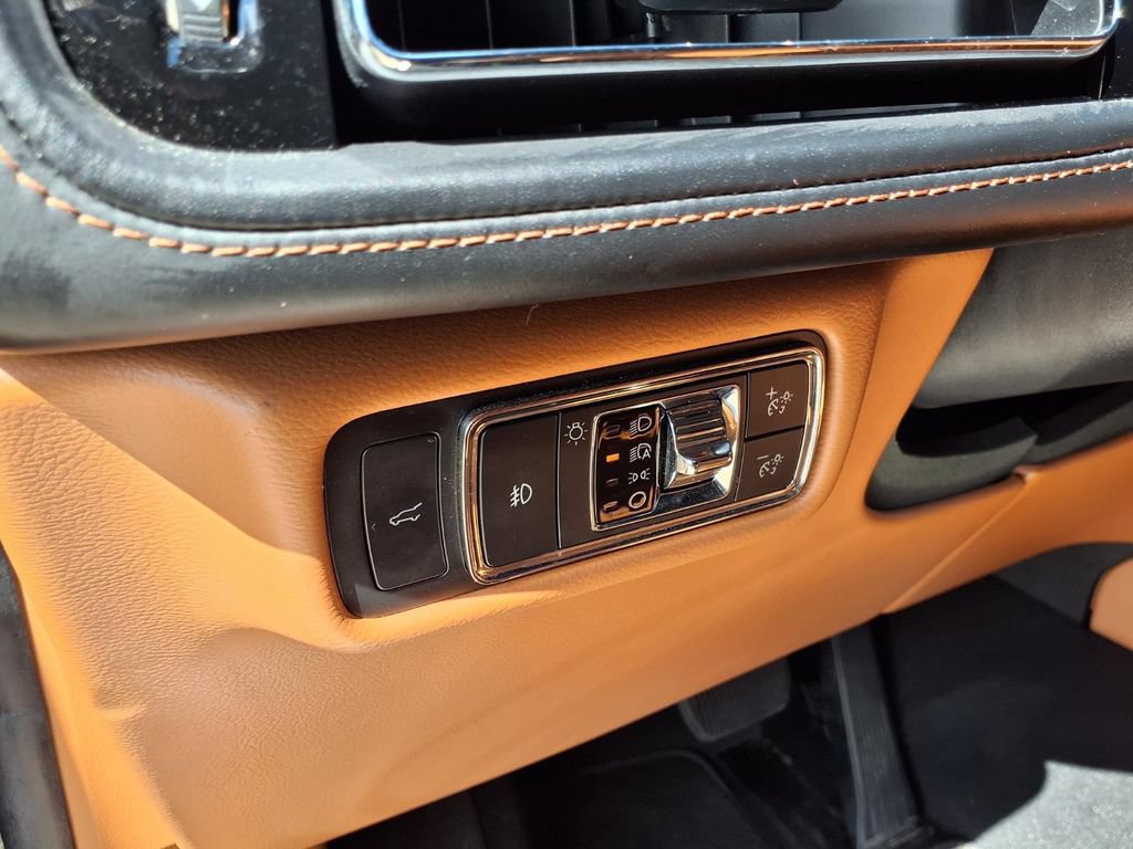 Certified 2023 Lincoln Aviator Black Label w/ Class IV Trailer Tow Package AWD/4WD image 23