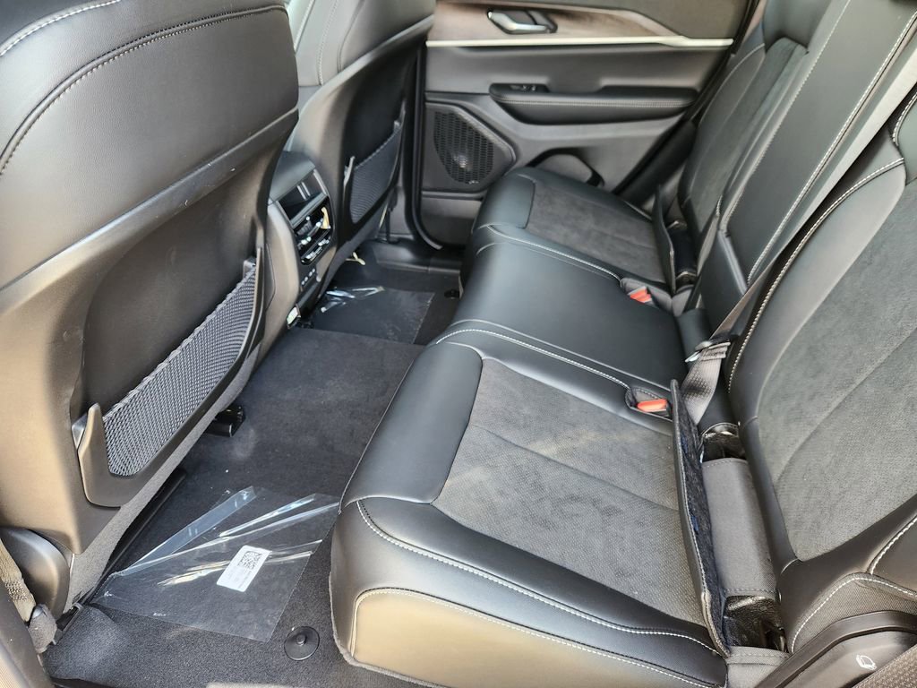 New 2026 Jeep Grand Cherokee Altitude AWD/4WD image 8