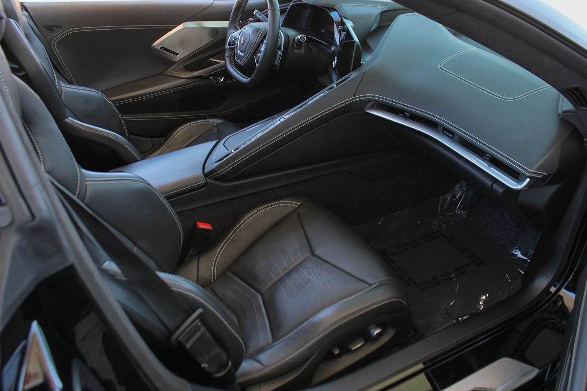 Used 2021 Chevrolet Corvette Stingray Premium Cpe w/ Z51 Performance Package RWD image 21