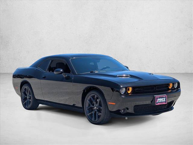 Used 2019 Dodge Challenger SXT w/ Blacktop Package RWD video 3