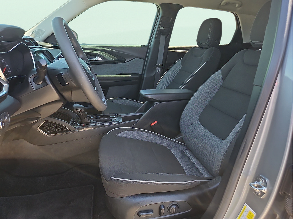 Used 2023 Chevrolet TrailBlazer LT FWD image 13