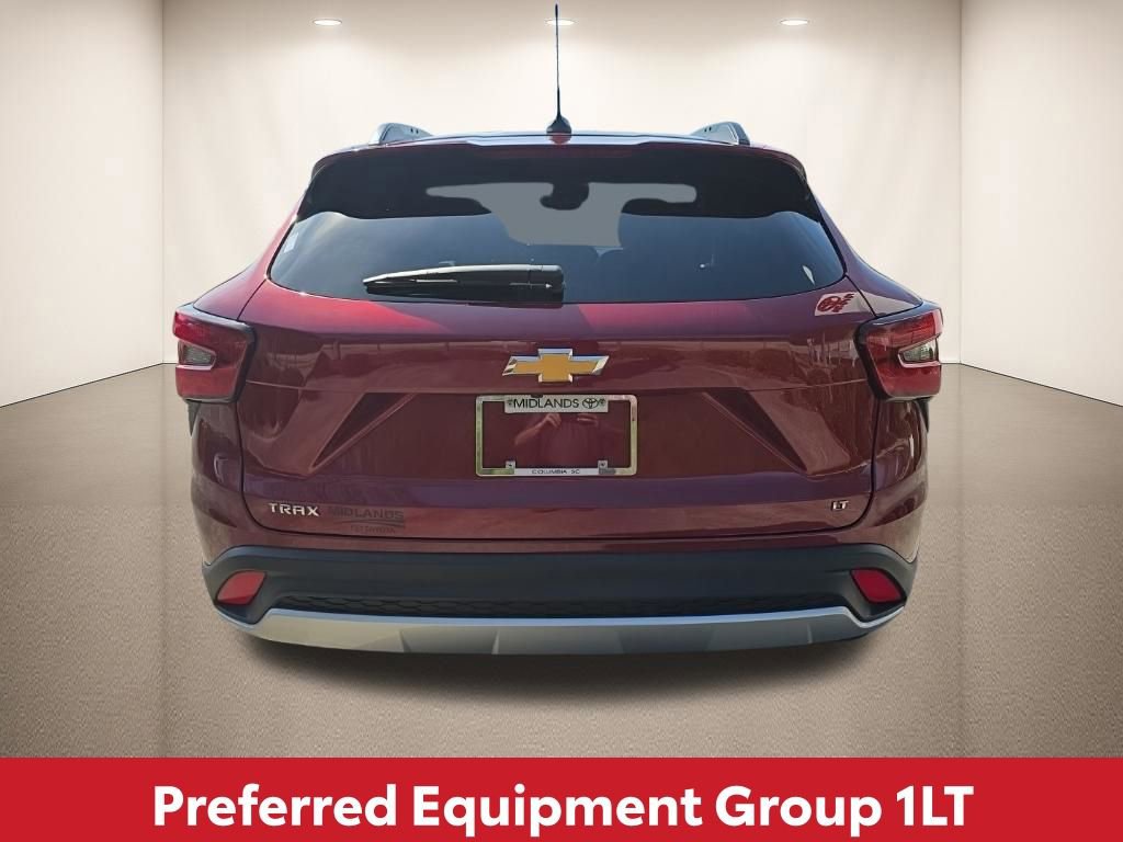 Used 2025 Chevrolet Trax LT w/ LT Convenience Package image 5
