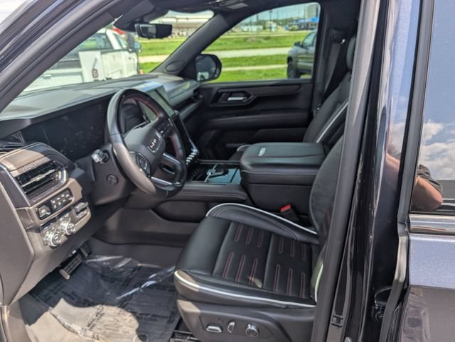 Used 2025 GMC Yukon XL AT4 Ultimate w/ LPO, Floor Liner Package AWD/4WD image 14