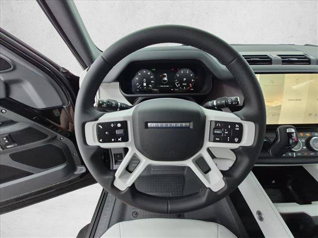 New 2026 Land Rover Defender 110 X-Dynamic SE AWD/4WD image 18