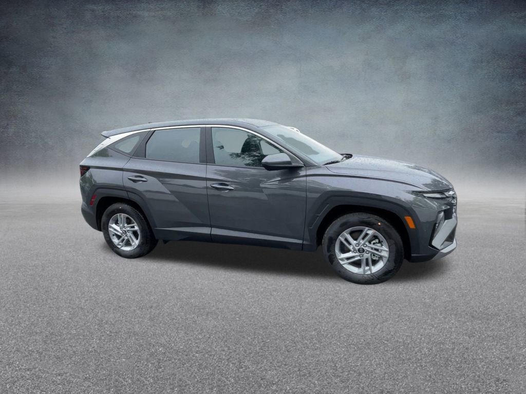 Certified 2025 Hyundai Tucson SE image 27
