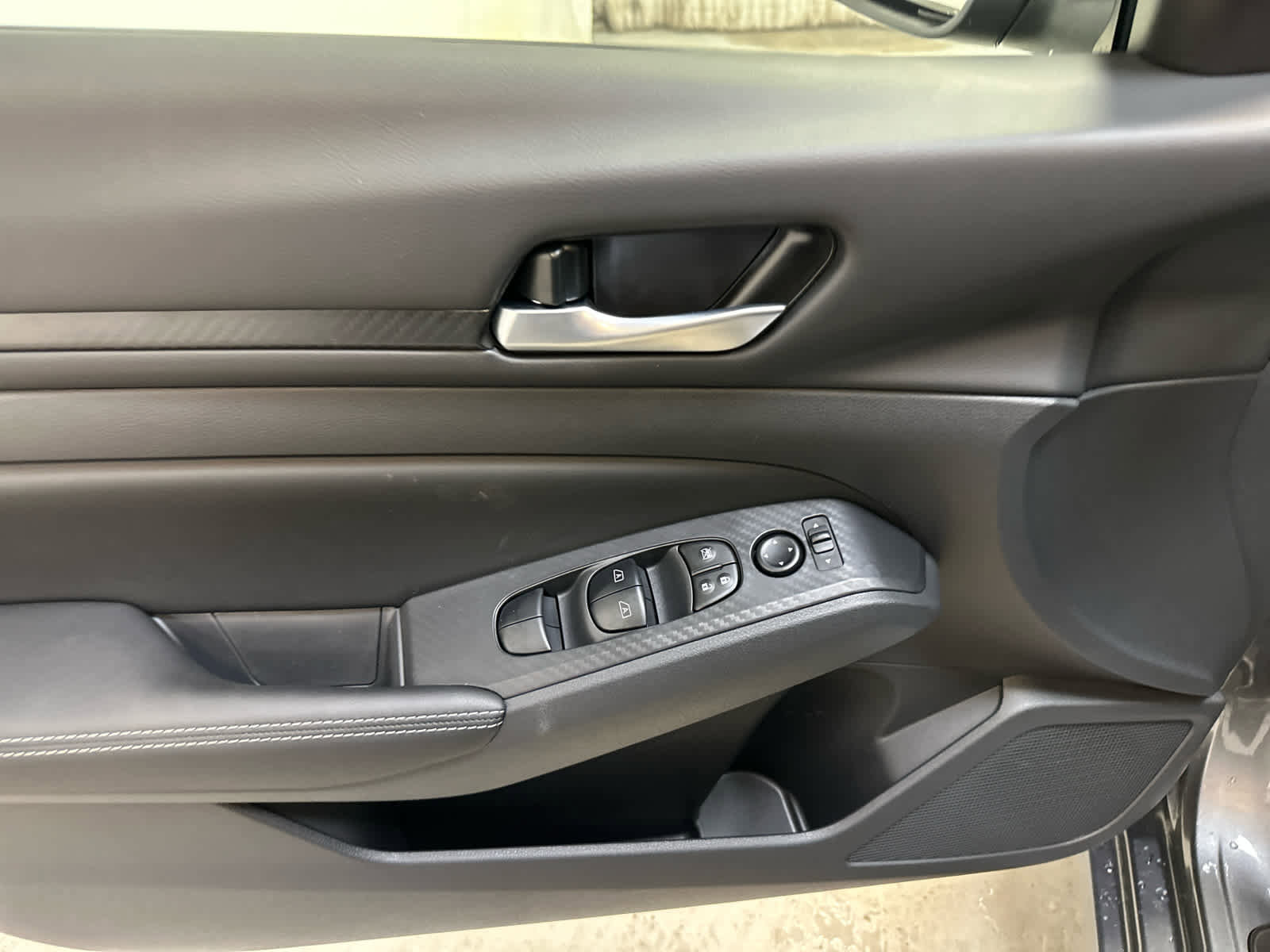New 2025 Nissan Altima 2.5 SV AWD/4WD image 19
