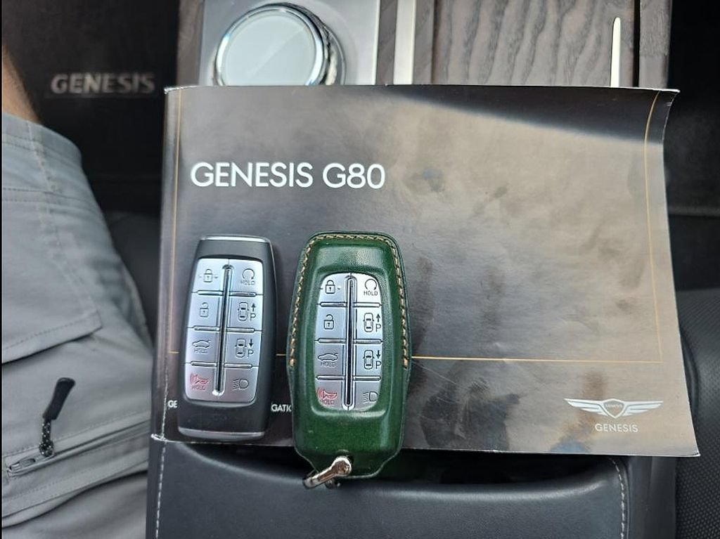 Used 2023 Genesis Electrified G80 AWD/4WD image 12