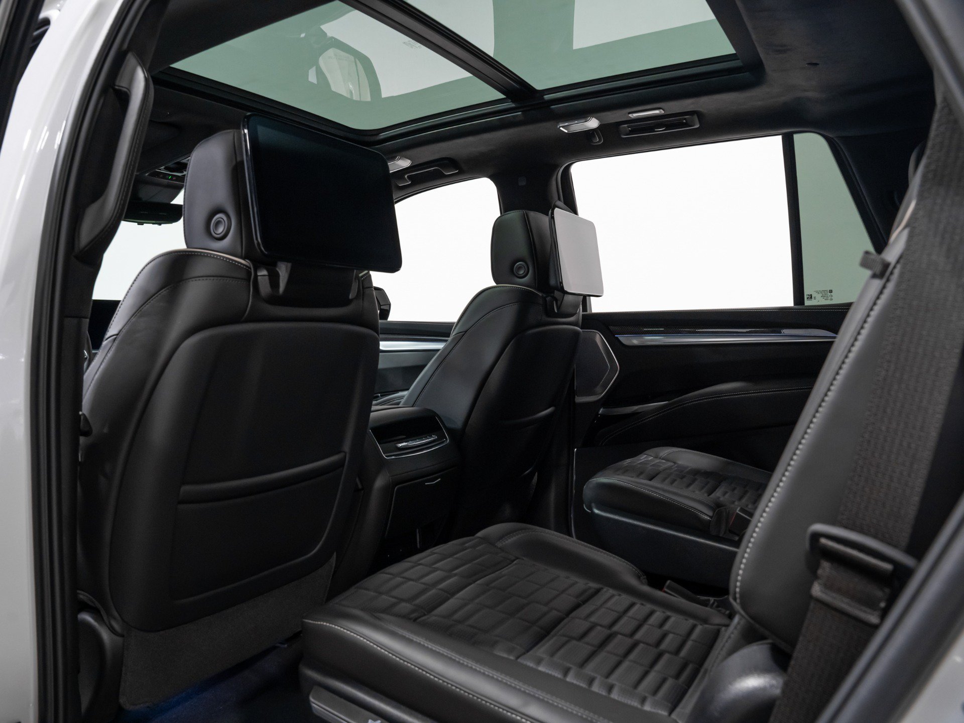 Used 2025 Cadillac Escalade V w/ LPO, ONYX Package AWD/4WD image 82
