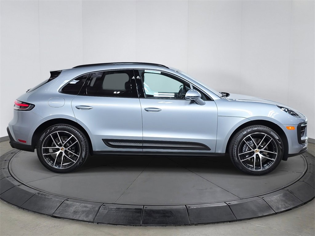 Used 2024 Porsche Macan image 8
