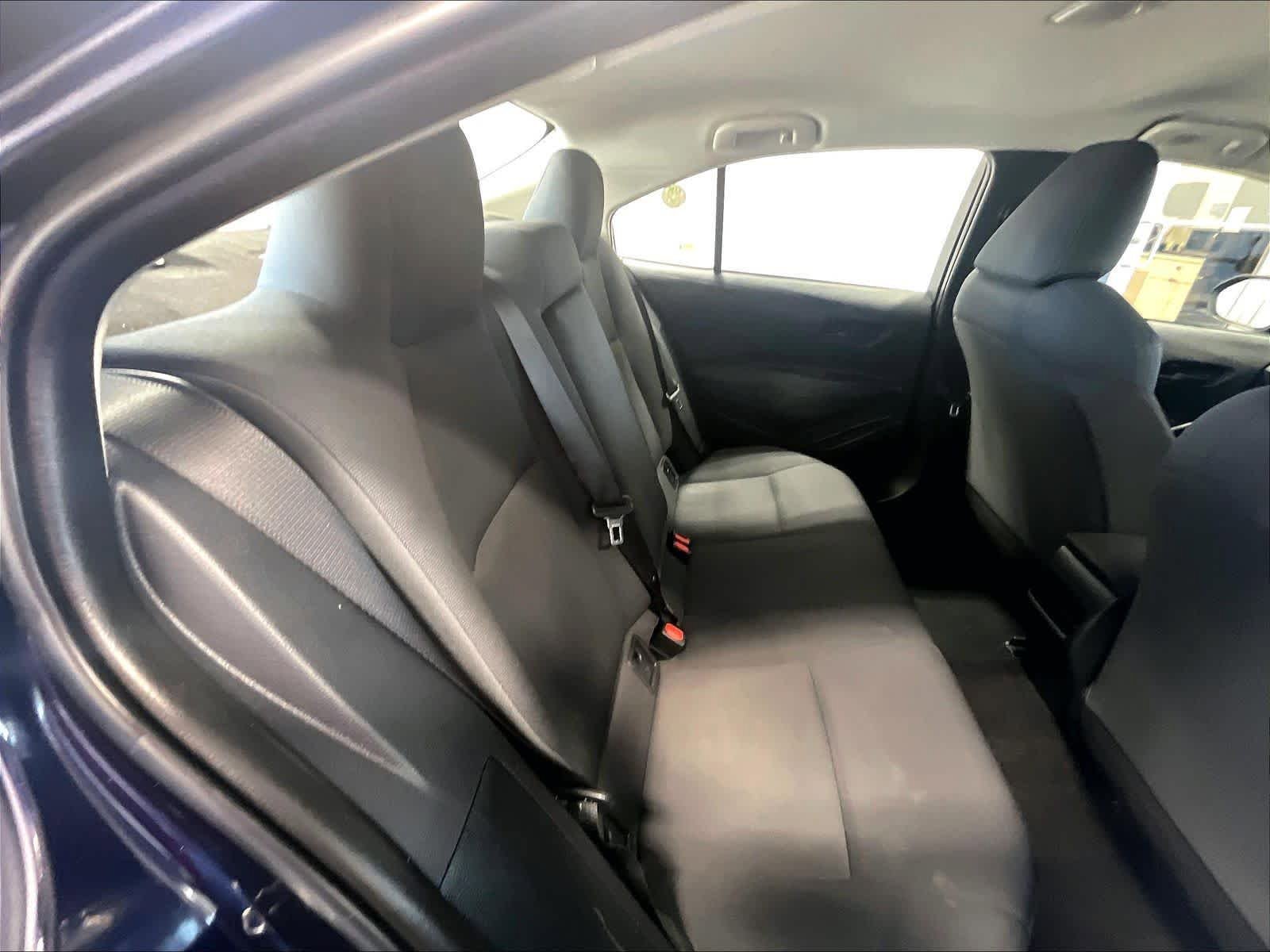 Used 2022 Toyota Corolla LE FWD image 16