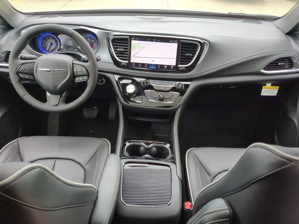 New 2026 Chrysler Pacifica Limited w/ S Appearance Package image 11