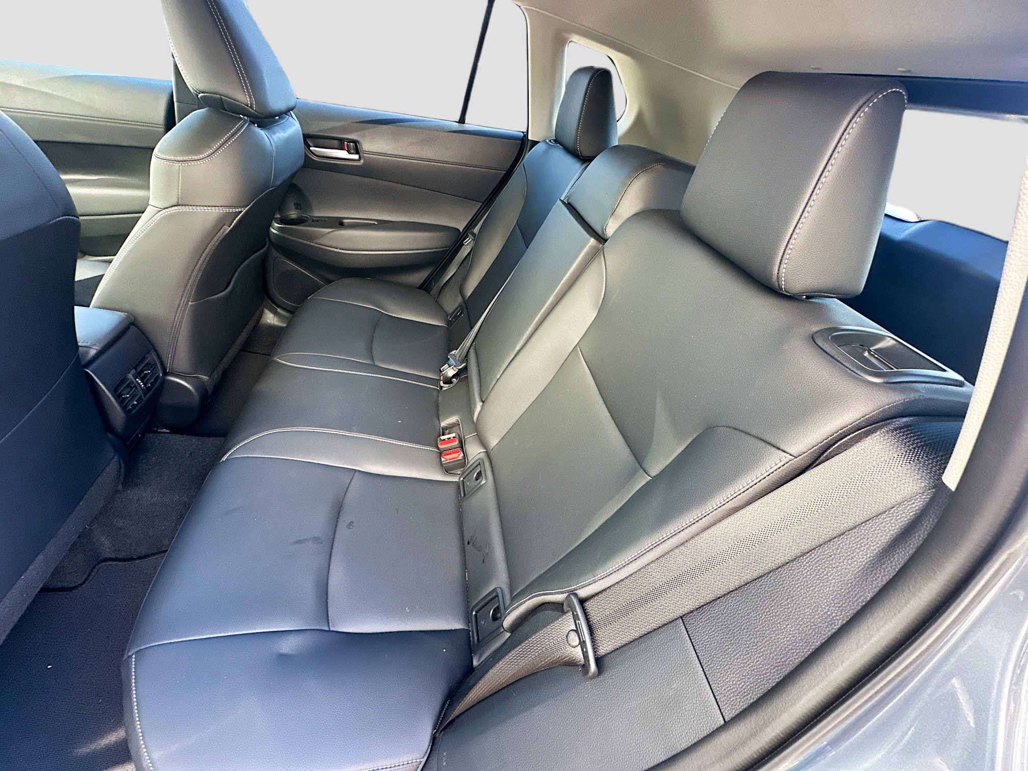 Used 2024 Toyota Corolla Cross XLE w/ Convenience Package image 25