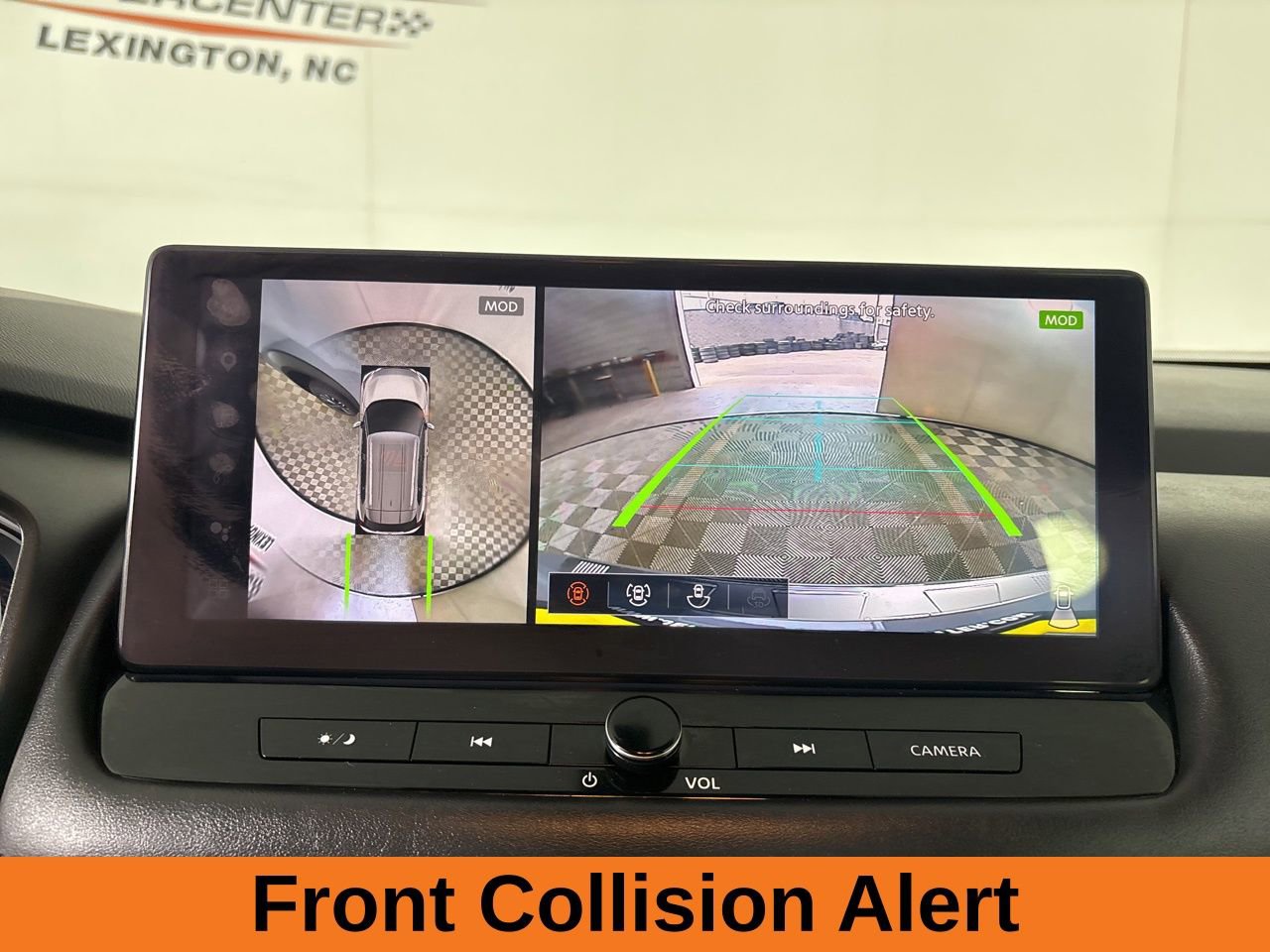 Used 2025 Nissan Rogue SL w/ Tech Package image 17