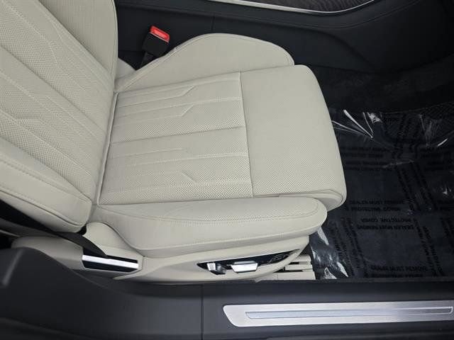 New 2025 Audi A8 L 3.0T image 17