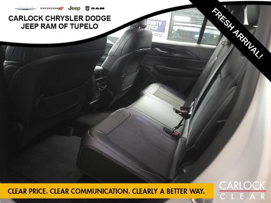 Used 2023 Jeep Grand Cherokee Altitude AWD/4WD image 10