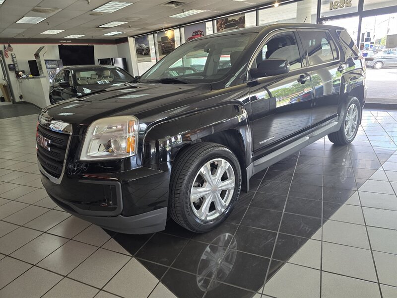 Used 2017 GMC Terrain SLE FWD image 1
