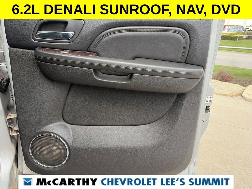 Used 2011 GMC Yukon XL Denali AWD/4WD image 32