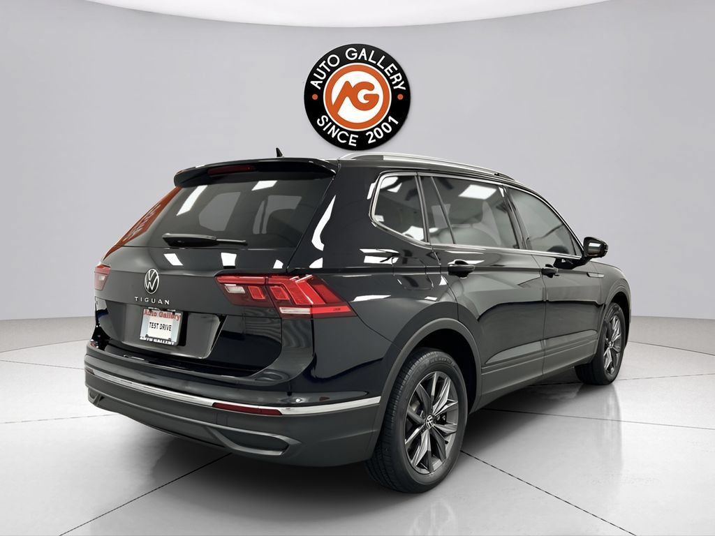 Used 2022 Volkswagen Tiguan SE FWD image 3