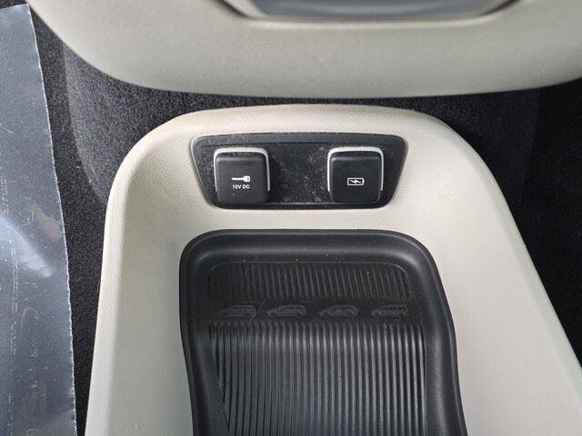 Used 2021 Chrysler Pacifica Touring-L image 21